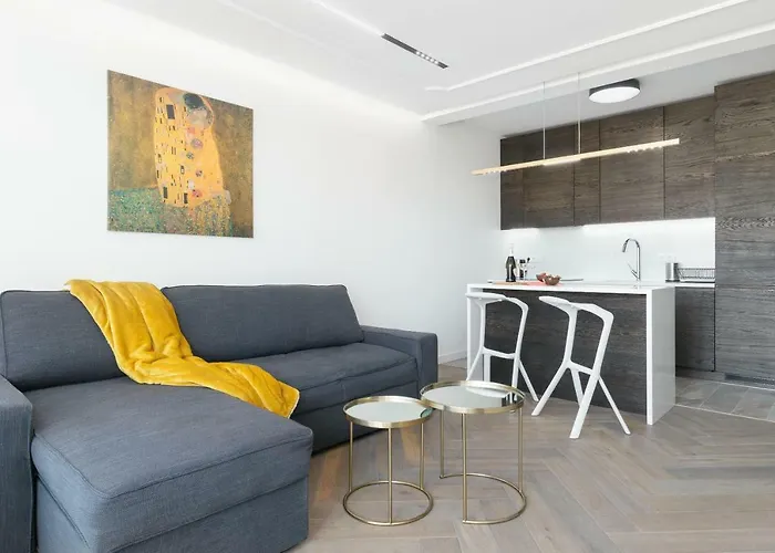 Perfectely Located With Free Parking Poznań