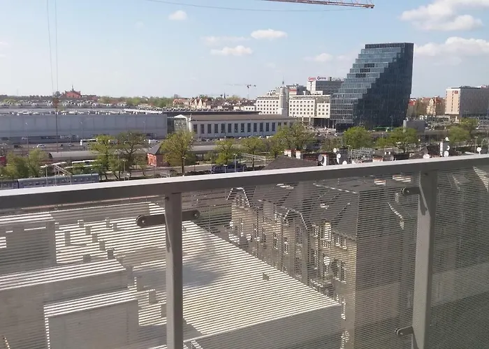 Perfectely Located With Free Parking Apartament